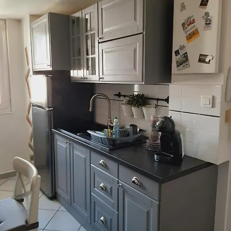 T2 Centre Vue Faron 40m2 En Zone Pietonne 4eme Etage Apartment